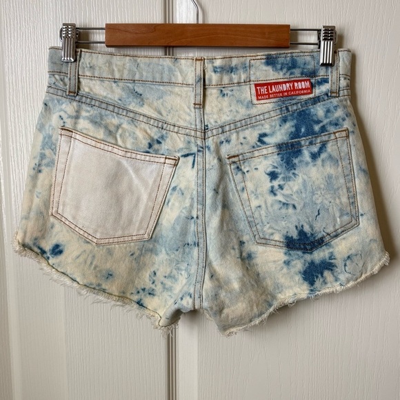 The Laundry Room Acid Washed CutOff Shorts Size 28 - Picture 4 of 12